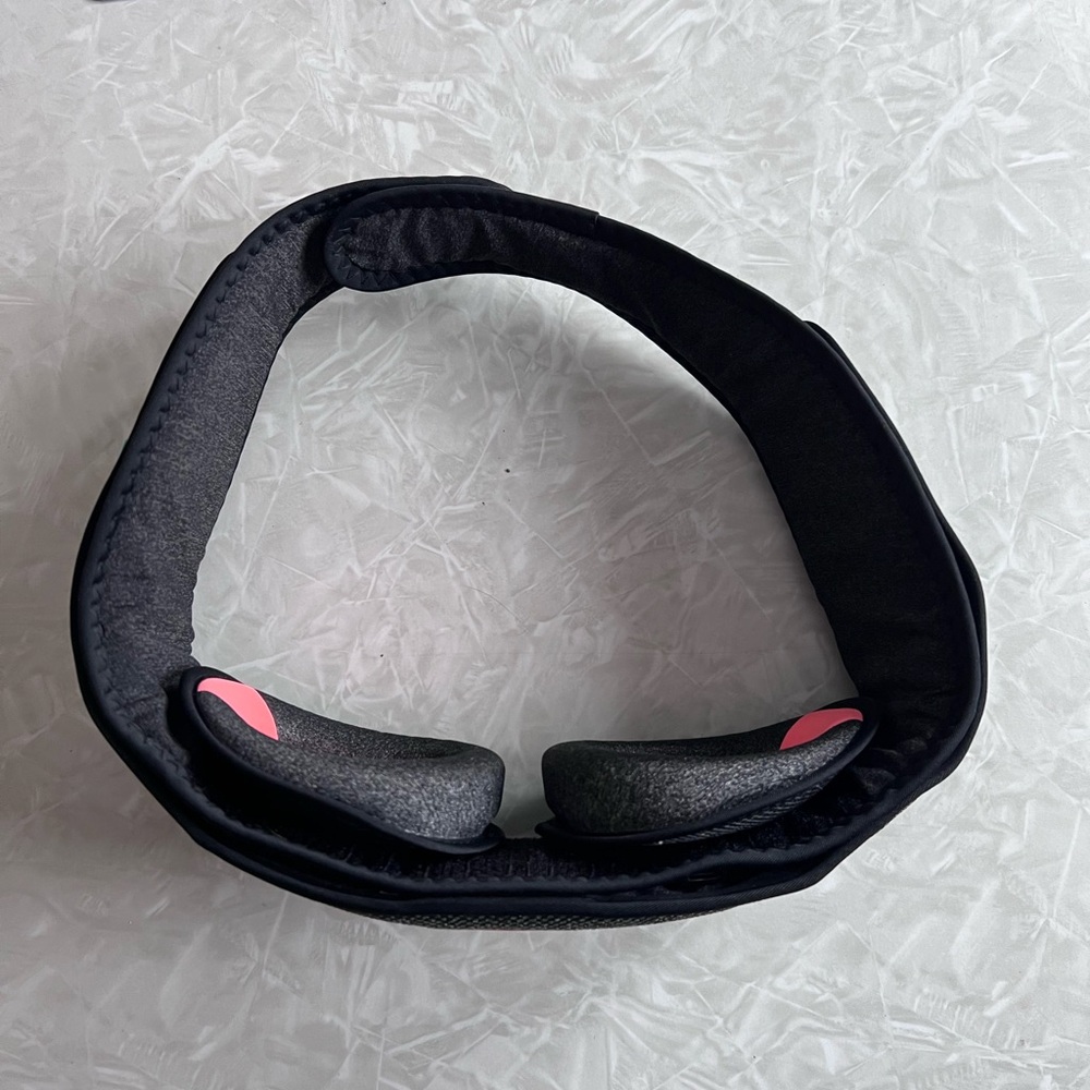 Manta Sleep Sound Mask with Accessories - Picture 7 of 9